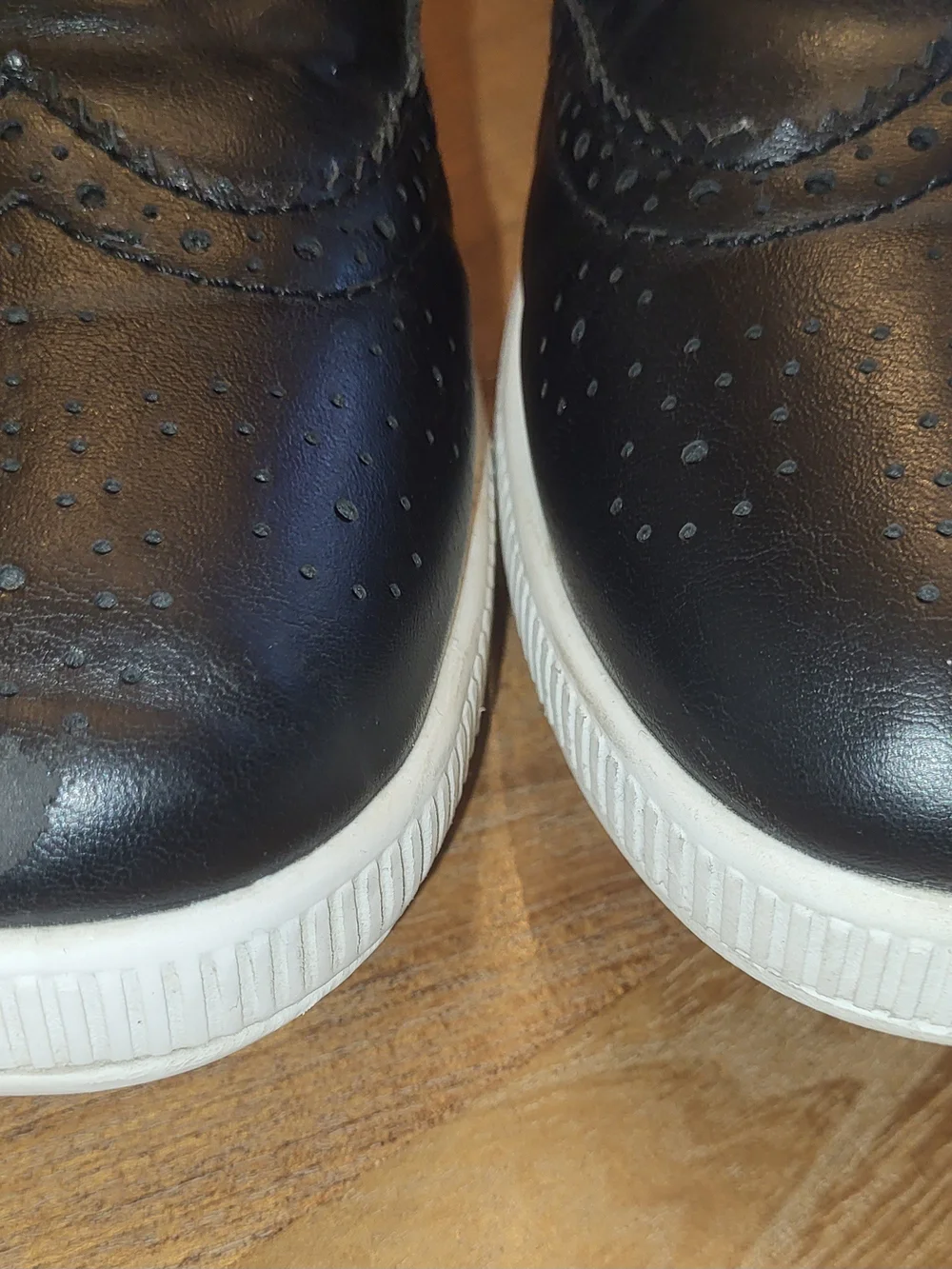 DEER Stags Boy's Black Casual Wingtip Sneakers